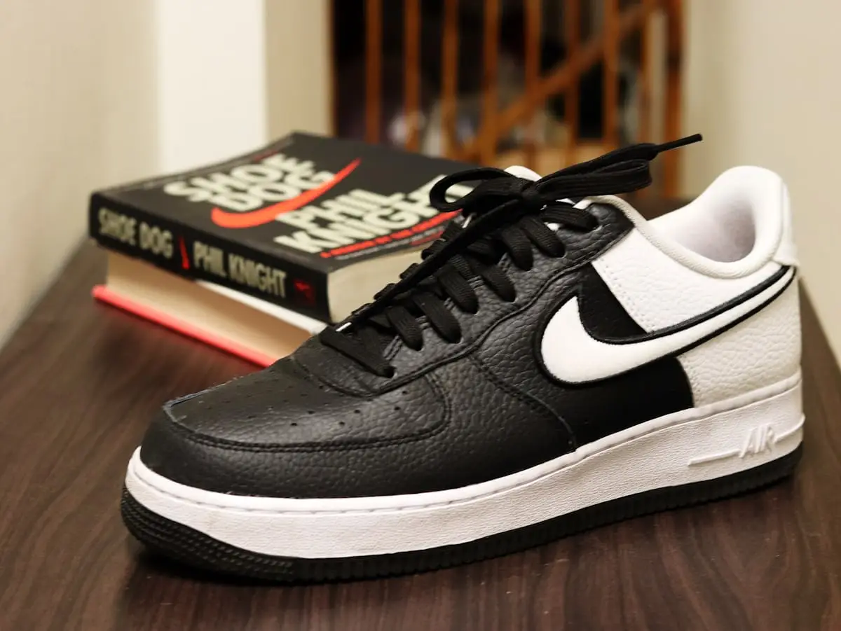 Fekete-fehér klasszikus sneaker